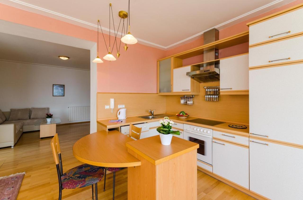 Jurincic Apartment Crikvenica Room photo
